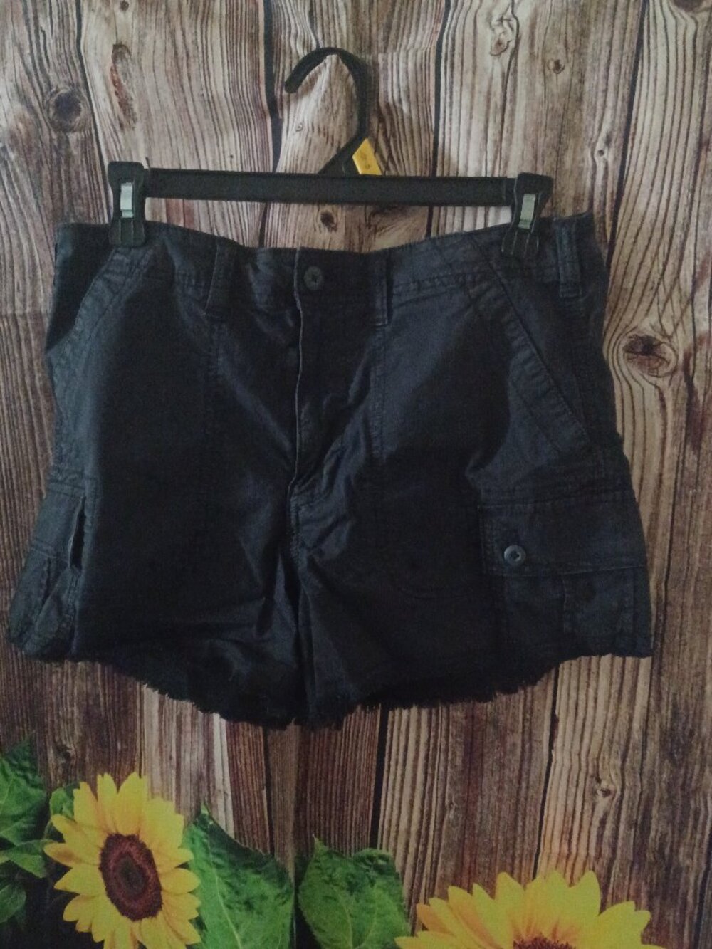 American Eagle Shorts Women's 8 Real Good Cargo Shorts